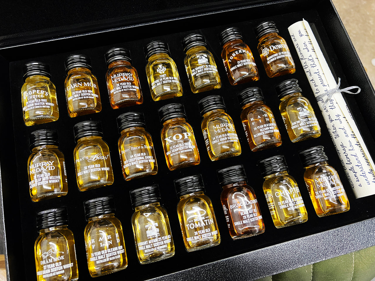 21 Drams - Old and Rare Scotch - Whisky tasting in a Gift Box with Whisky Tasting Guide - 21 x 3cl 48%