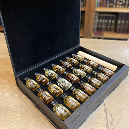 21 Drams - Whisky tasting in a Gift Box with Whisky Tasting Guide - 21 x 3cl 48%